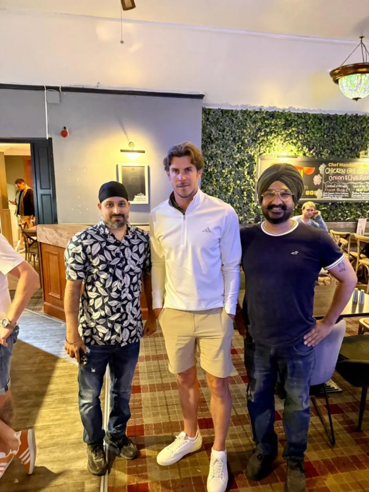 开云官网-太阳报：贝尔连续两晚去同一家餐厅吃印度菜，并看了卡迪夫城比赛