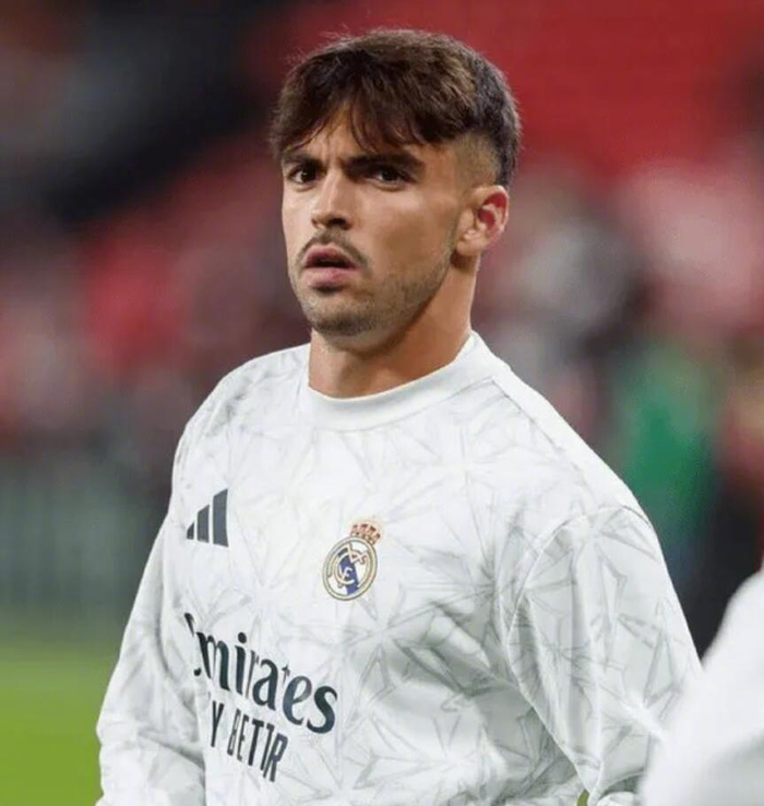 阿森西奥带伤出战欧冠，称将继续为皇马贡献|摩纳哥|皇家马德里|阿尔瓦|胫骨骨折|劳尔_新浪体育_新浪新闻